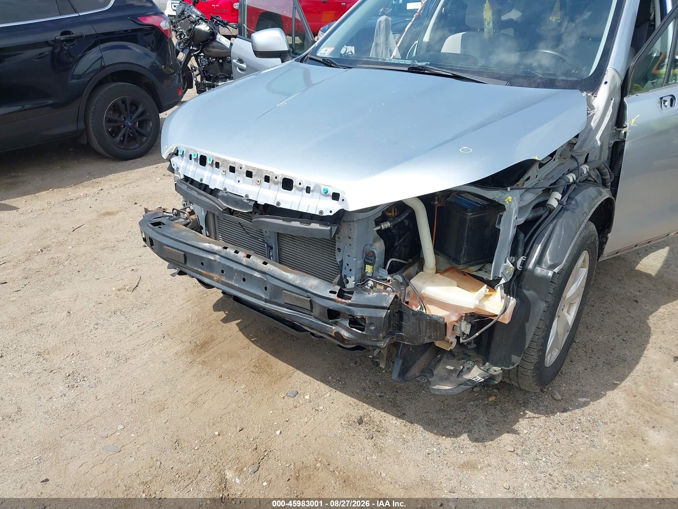 2014 Subaru Forester 2.5i Premium Silver vin: JF2SJAEC9EH406688