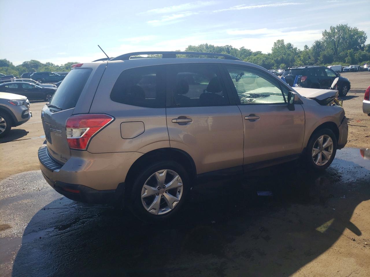 2014 Subaru Forester 2.5i Premium Tan vin: JF2SJAEC9EH438699
