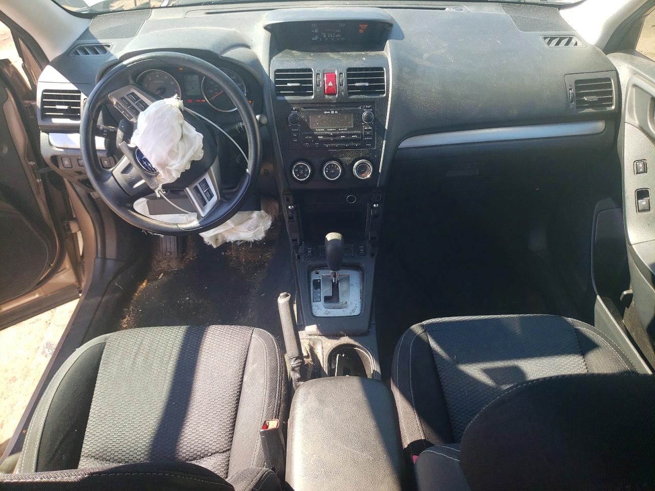 2014 Subaru Forester 2.5i Premium Tan vin: JF2SJAEC9EH438699