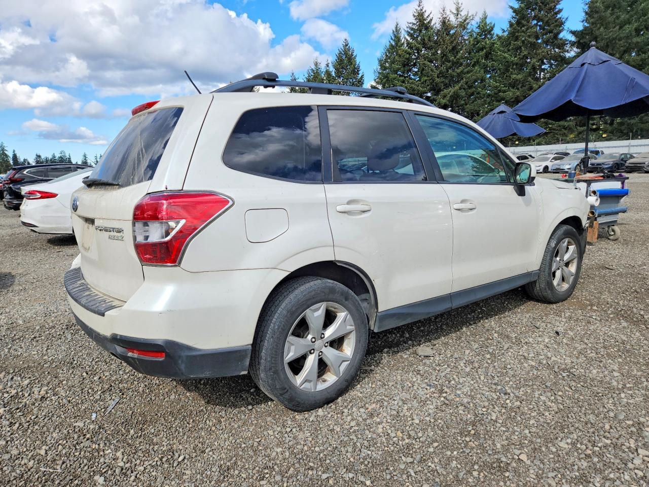 2014 Subaru Forester 2.5i Premium White vin: JF2SJAEC9EH451906