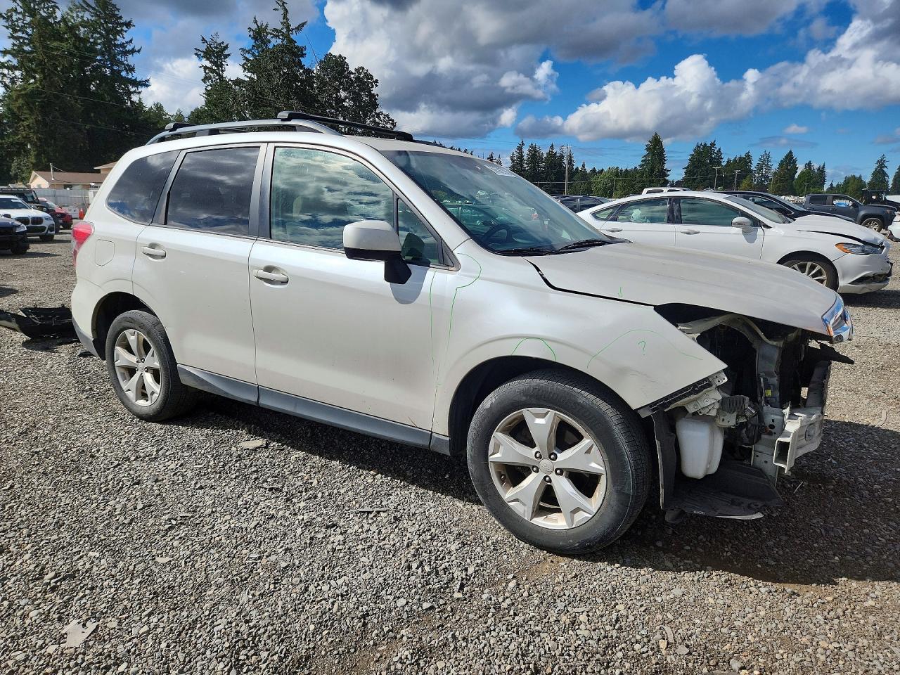 2014 Subaru Forester 2.5i Premium White vin: JF2SJAEC9EH451906