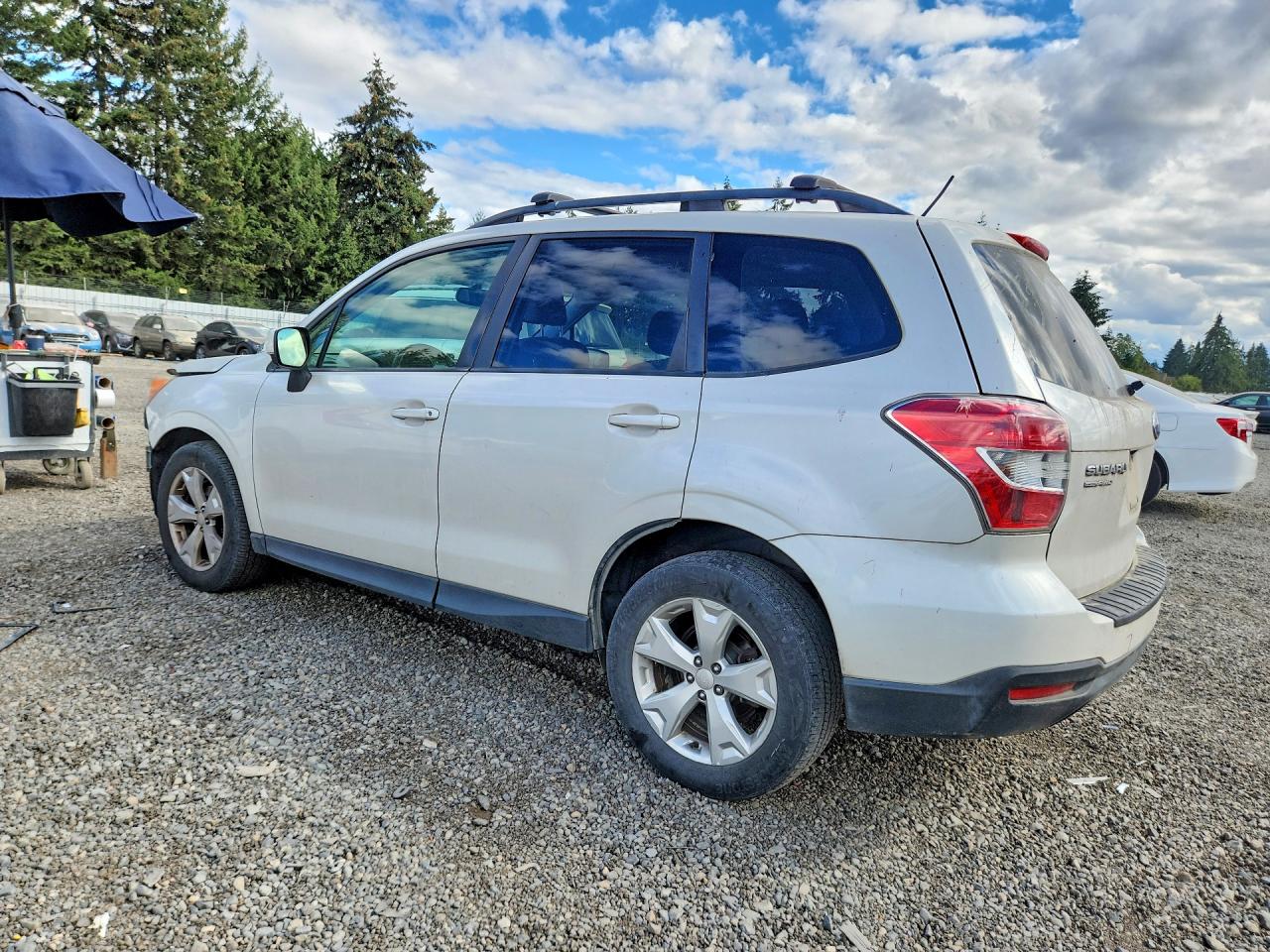 2014 Subaru Forester 2.5i Premium White vin: JF2SJAEC9EH451906