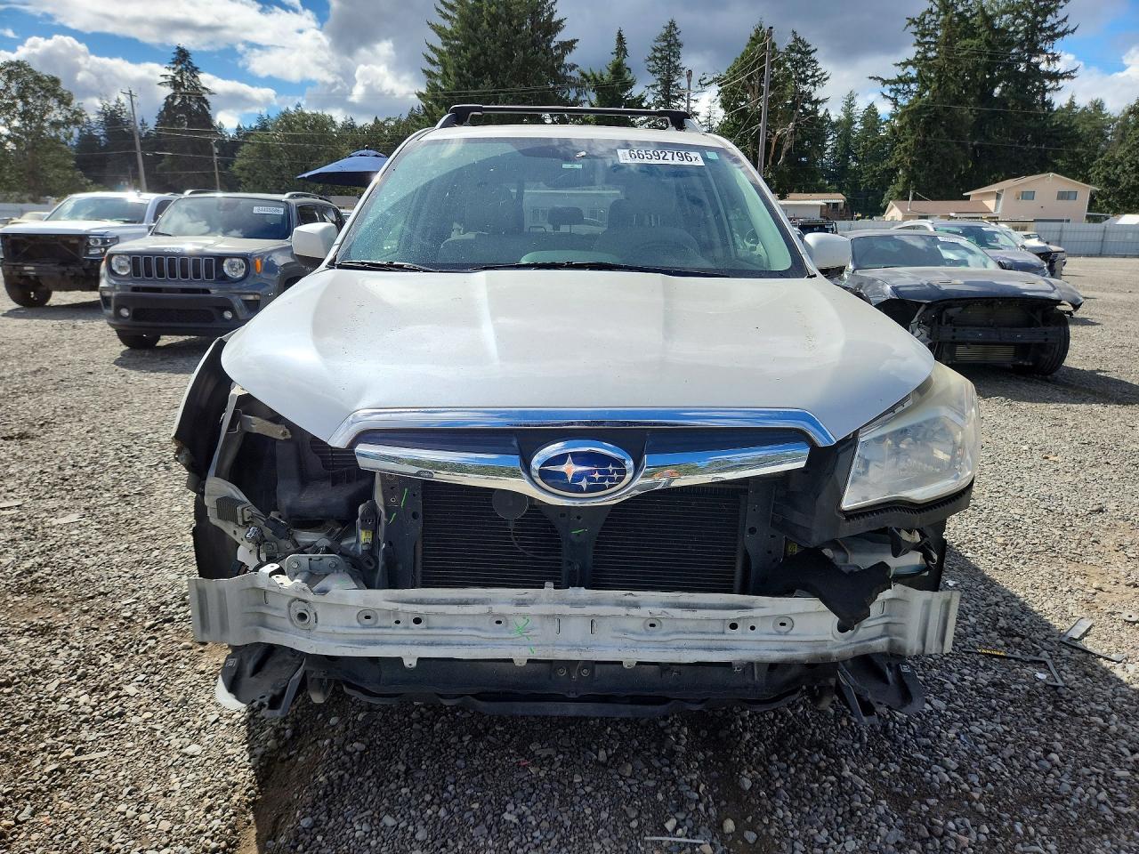 2014 Subaru Forester 2.5i Premium White vin: JF2SJAEC9EH451906