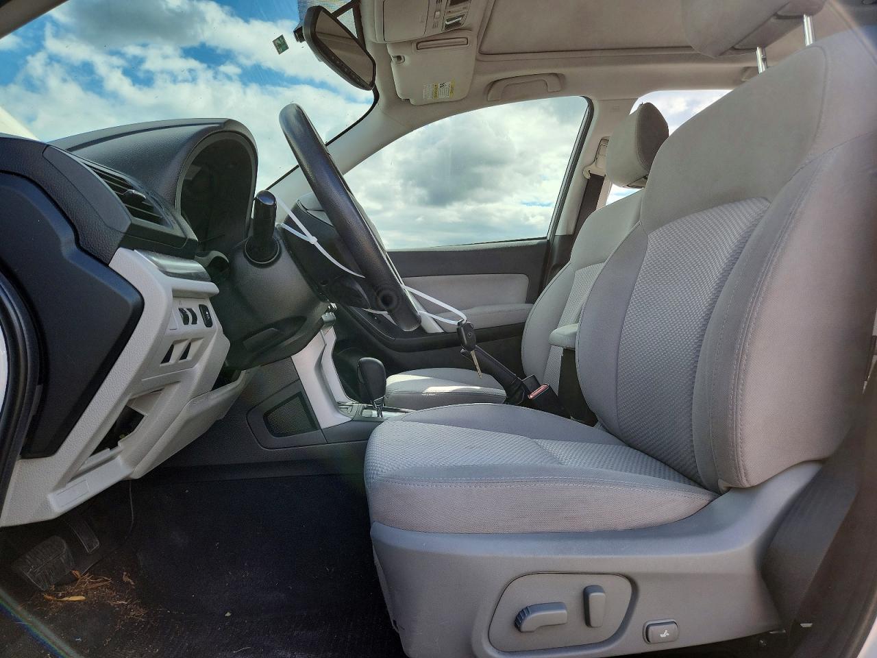 2014 Subaru Forester 2.5i Premium White vin: JF2SJAEC9EH451906
