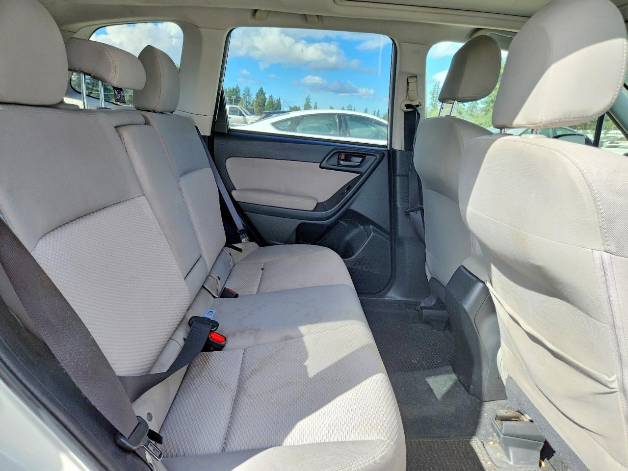 2014 Subaru Forester 2.5i Premium White vin: JF2SJAEC9EH451906