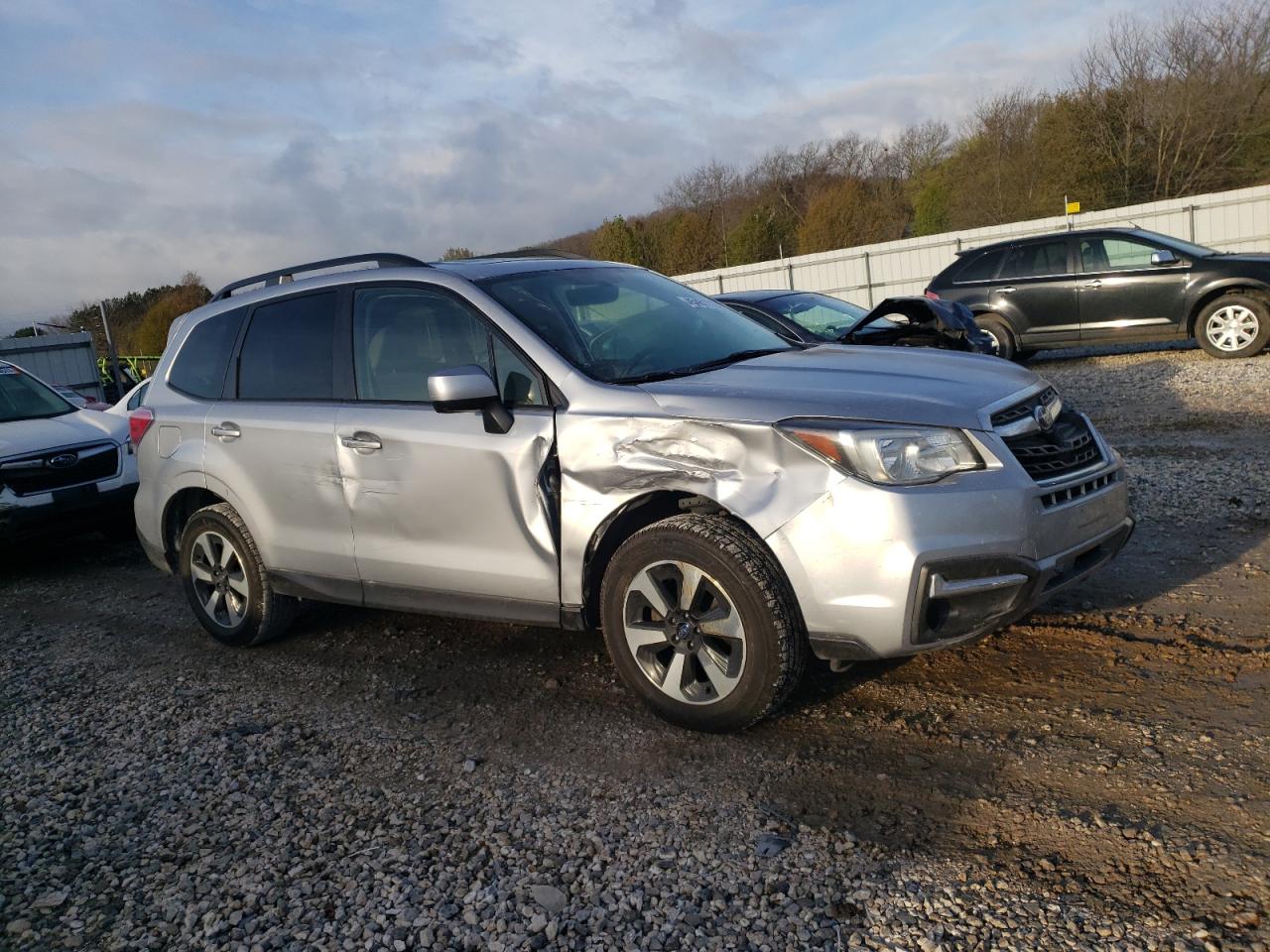 2017 Subaru Forester 2.5i Premium Silver vin: JF2SJAEC9HH493691