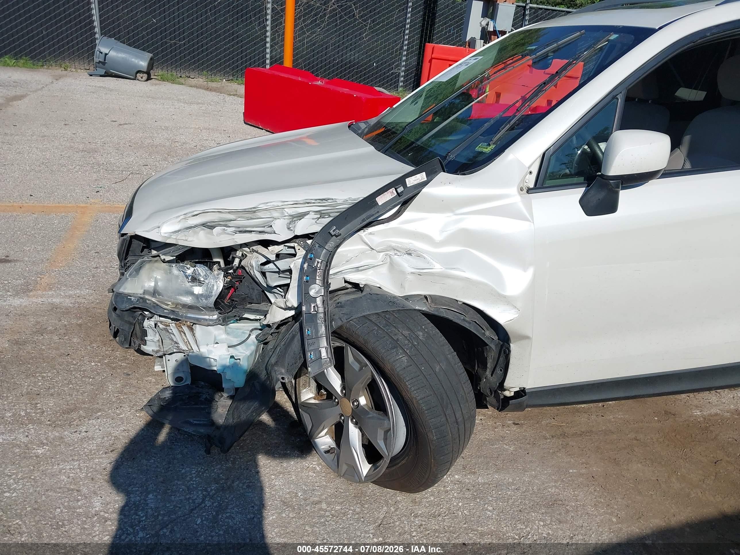 2014 Subaru Forester 2.5i Premium Белый vin: JF2SJAECXEH402262