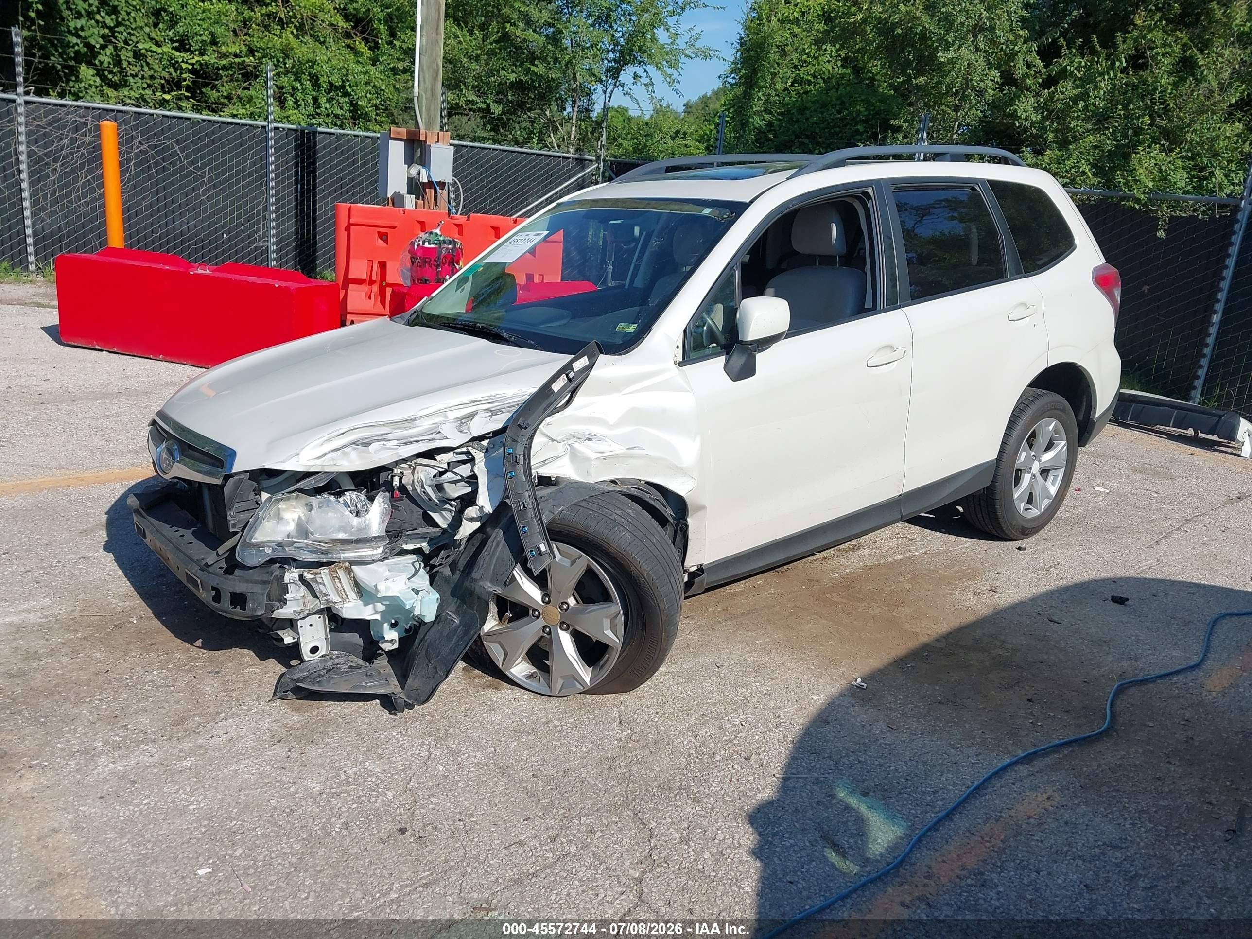 2014 Subaru Forester 2.5i Premium Белый vin: JF2SJAECXEH402262