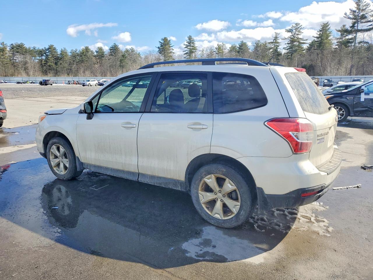 2014 Subaru Forester 2.5i Premium White vin: JF2SJAECXEH450960