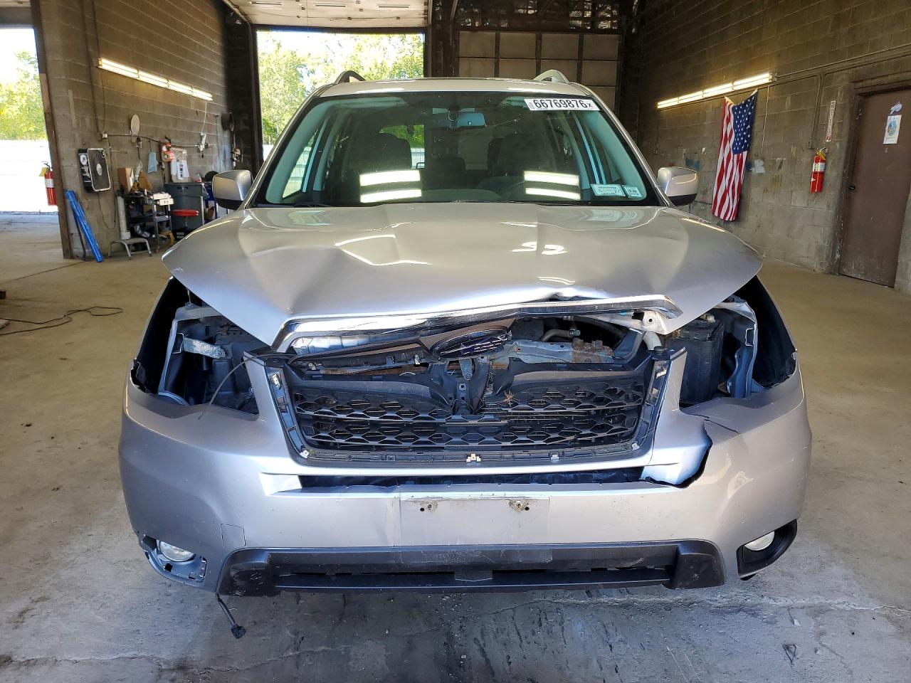 2014 Subaru Forester 2.5i Premium Silver vin: JF2SJAECXEH474384