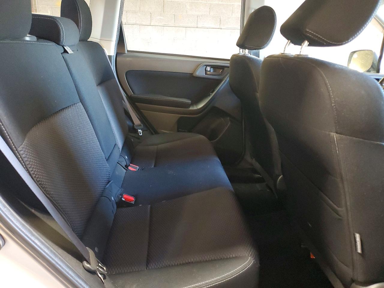 2014 Subaru Forester 2.5i Premium Silver vin: JF2SJAECXEH474384