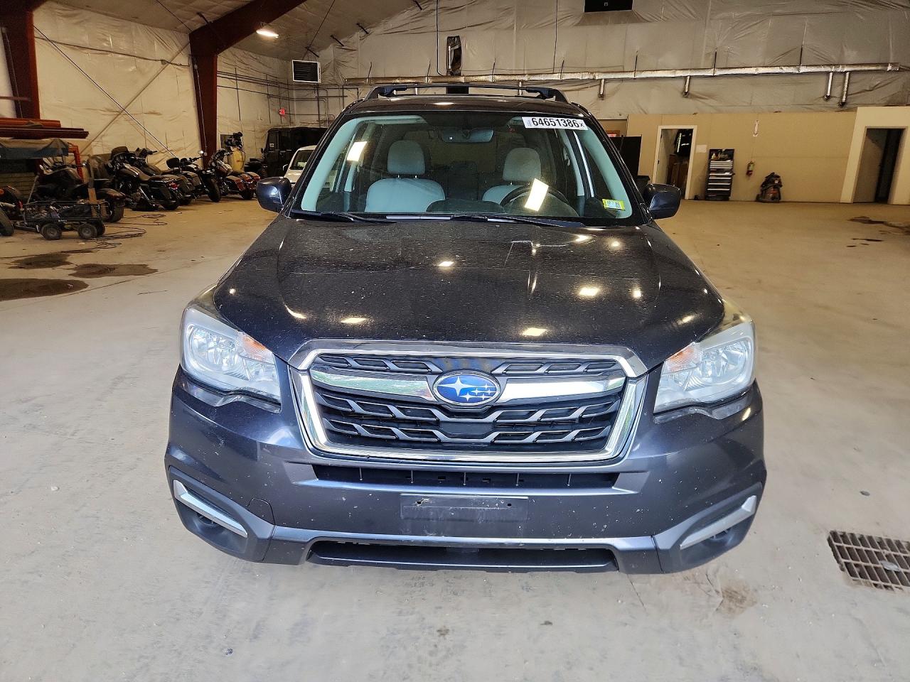 2017 Subaru Forester 2.5i Premium Gray vin: JF2SJAECXHG804275