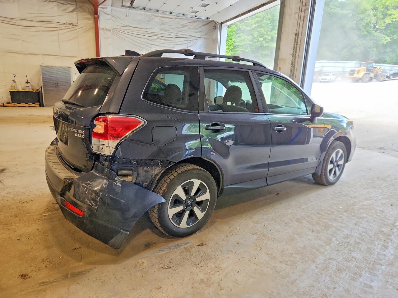 2017 Subaru Forester 2.5i Premium Gray vin: JF2SJAECXHG804275
