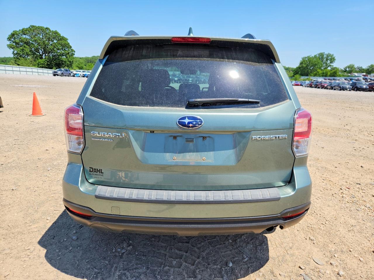 2018 Subaru Forester 2.5i Premium Green vin: JF2SJAECXJH567724