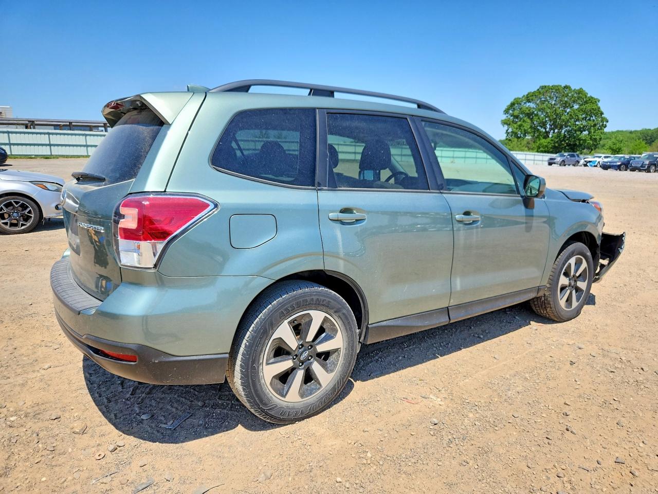 2018 Subaru Forester 2.5i Premium Green vin: JF2SJAECXJH567724