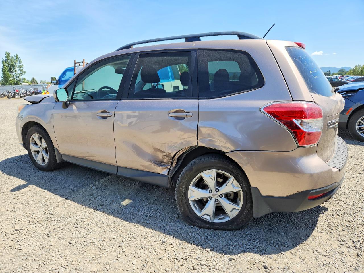 2015 Subaru Forester 2.5i Premium Tan vin: JF2SJAFC1FH435604