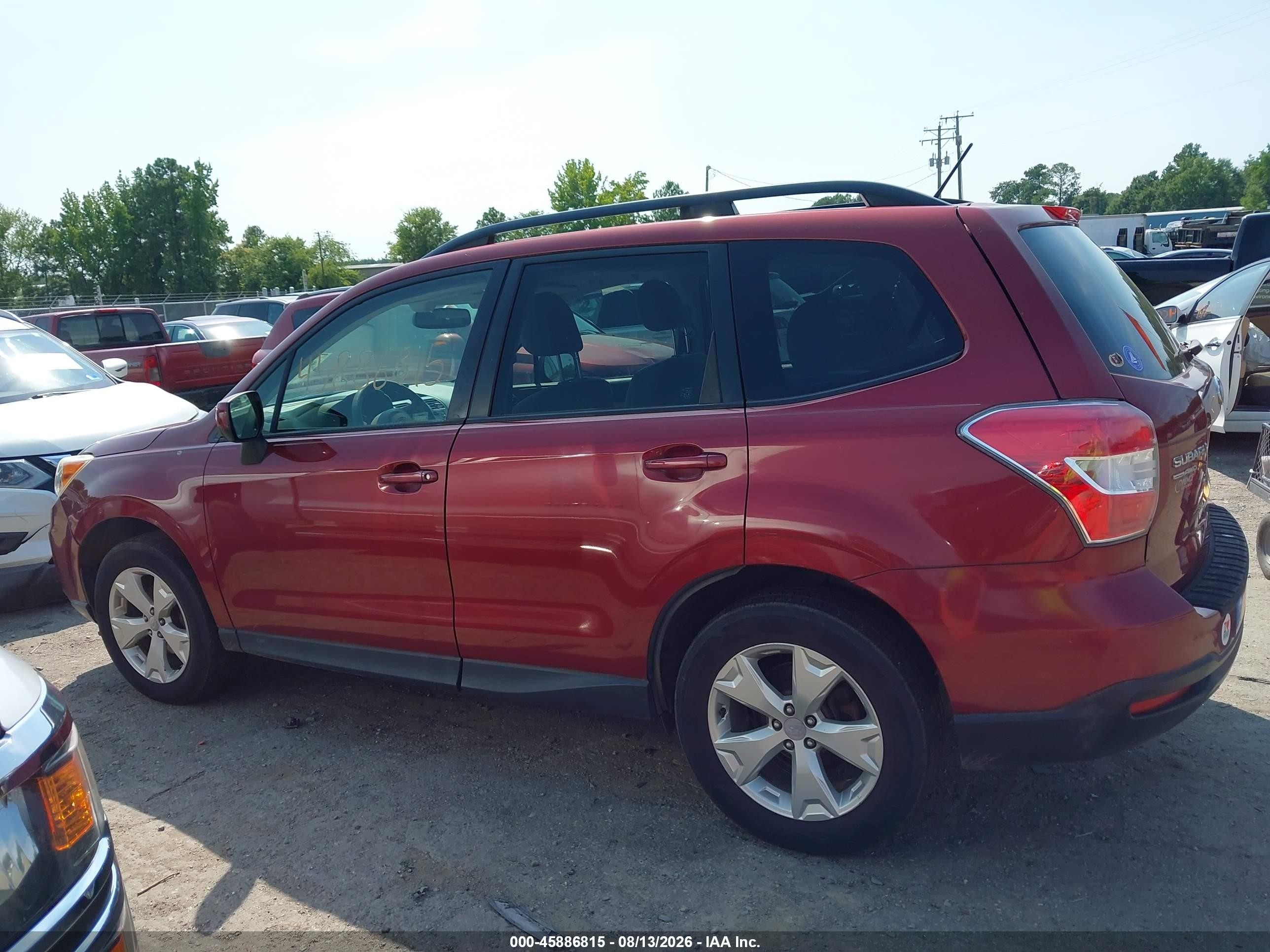 2015 Subaru Forester 2.5i Premium Burgundy vin: JF2SJAFC1FH571604