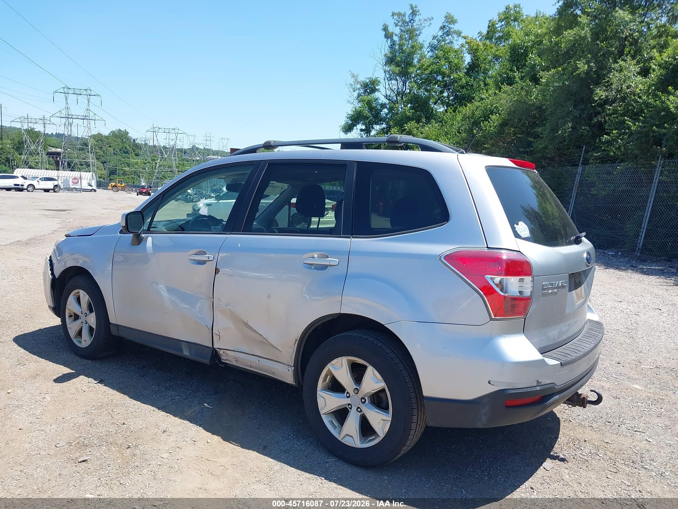 2015 Subaru Forester 2.5i Premium Silver vin: JF2SJAFC1FH805157