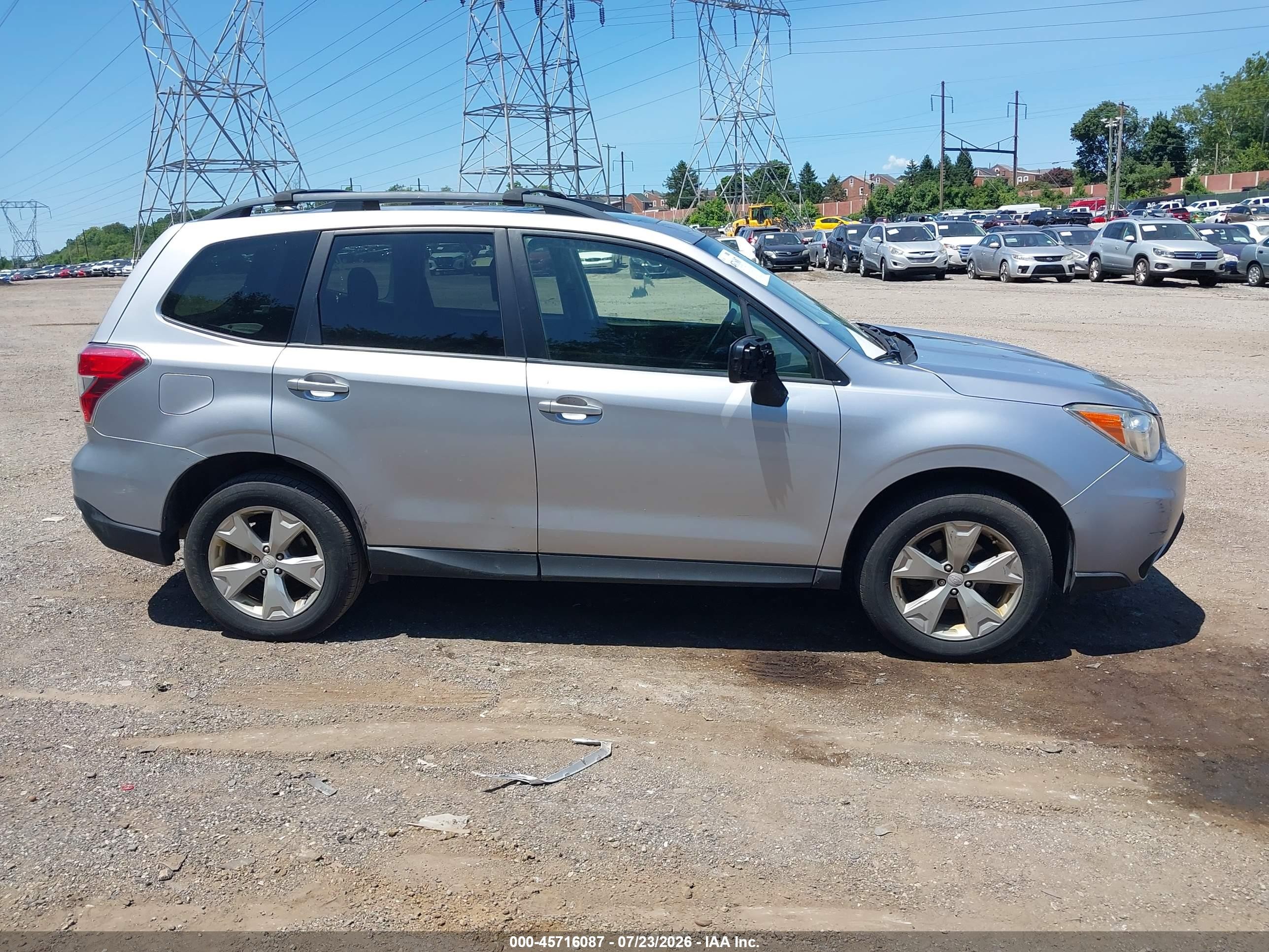 2015 Subaru Forester 2.5i Premium Silver vin: JF2SJAFC1FH805157