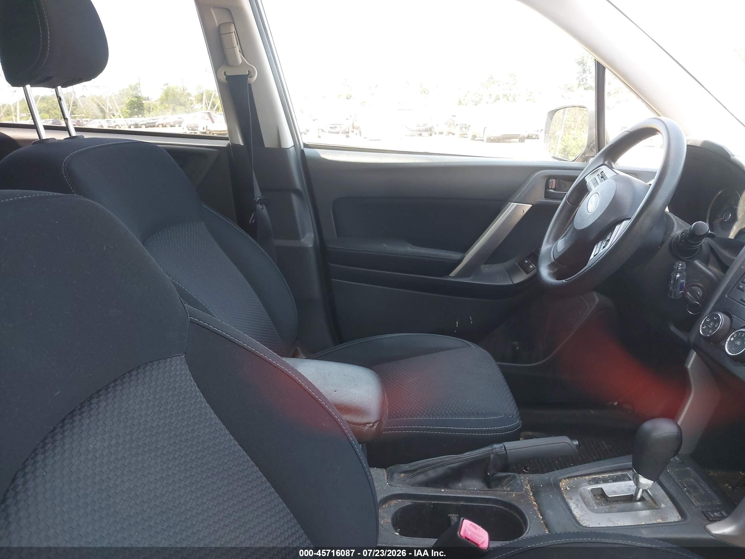 2015 Subaru Forester 2.5i Premium Silver vin: JF2SJAFC1FH805157