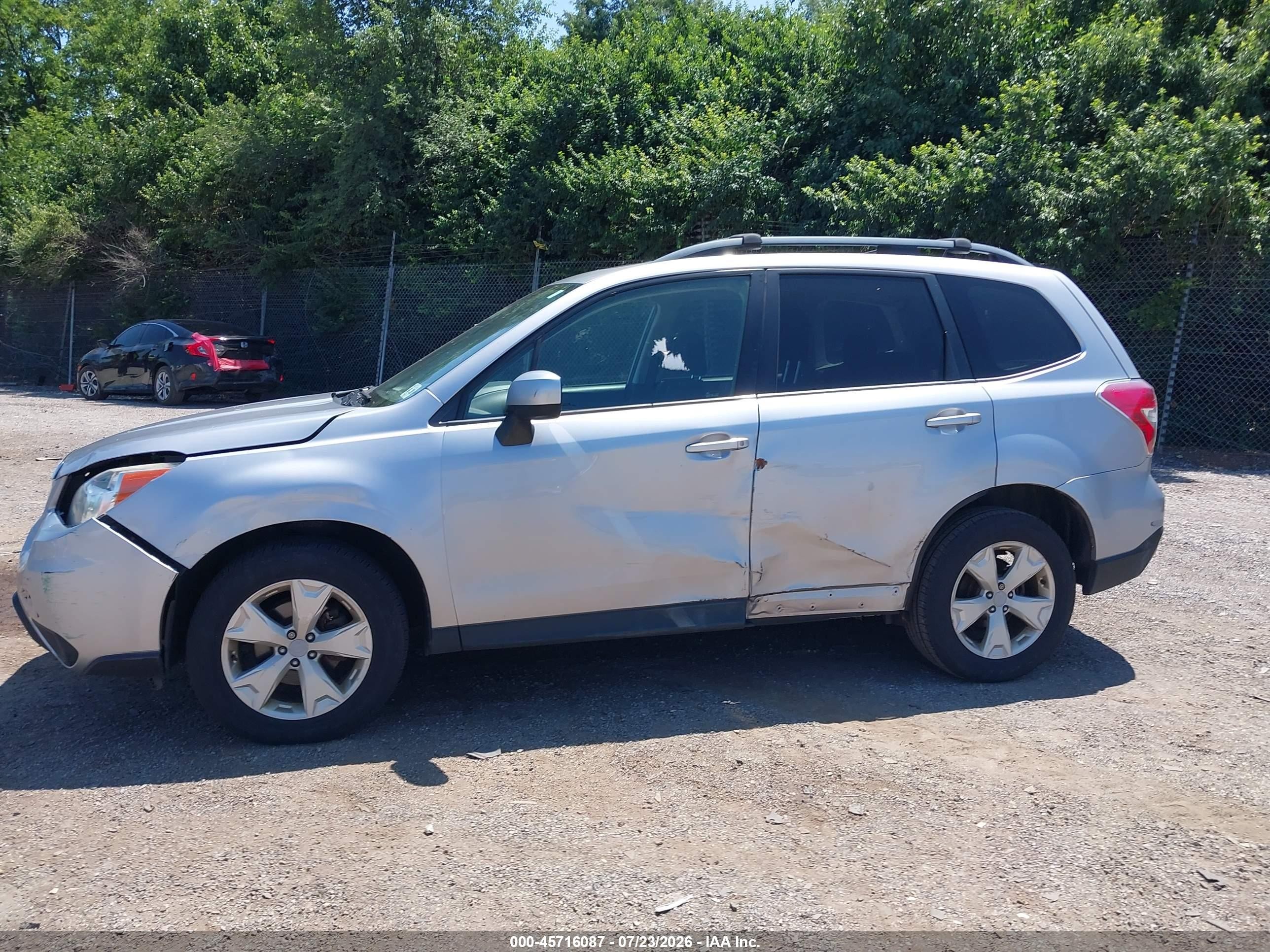 2015 Subaru Forester 2.5i Premium Silver vin: JF2SJAFC1FH805157