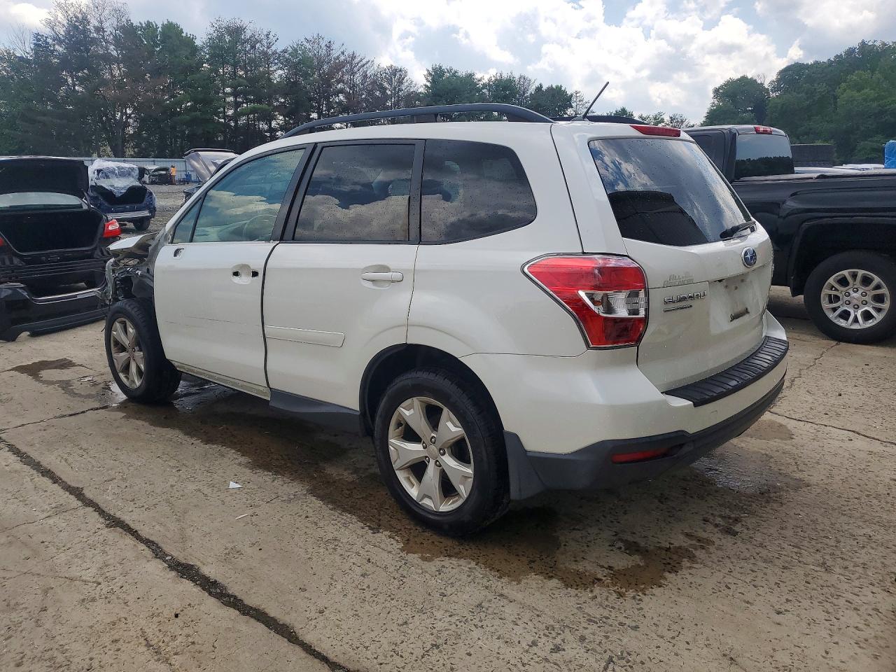 2015 Subaru Forester 2.5i Premium White vin: JF2SJAFC1FH820869