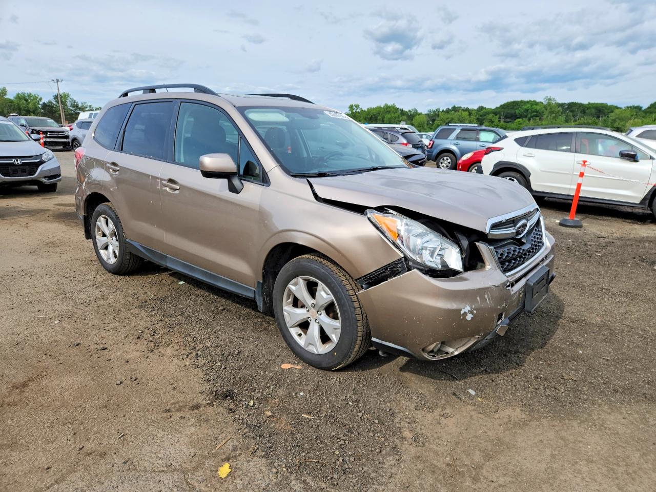 2015 Subaru Forester 2.5i Premium Tan vin: JF2SJAFC3FH427388