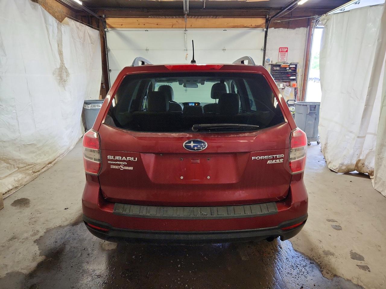 2015 Subaru Forester 2.5i Premium Burgundy vin: JF2SJAFC3FH428878