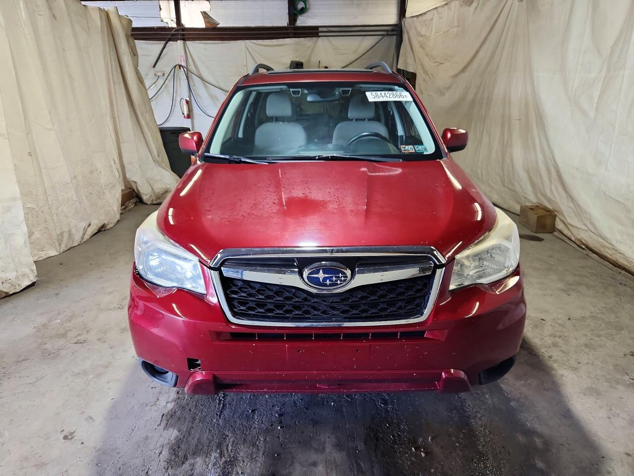 2015 Subaru Forester 2.5i Premium Burgundy vin: JF2SJAFC3FH428878