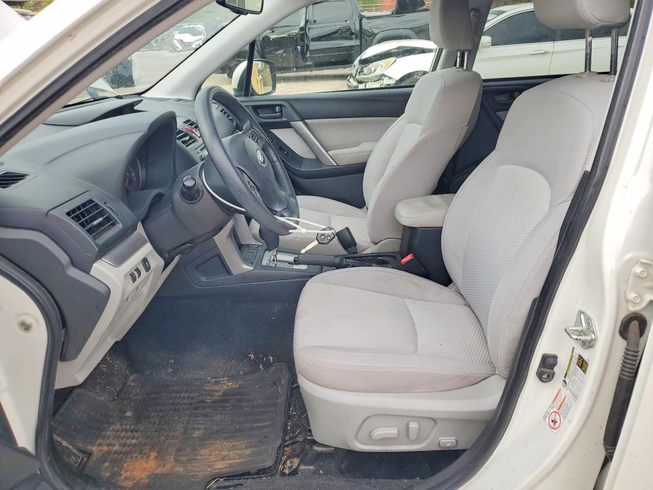 2015 Subaru Forester 2.5i Premium White vin: JF2SJAFC3FH800543