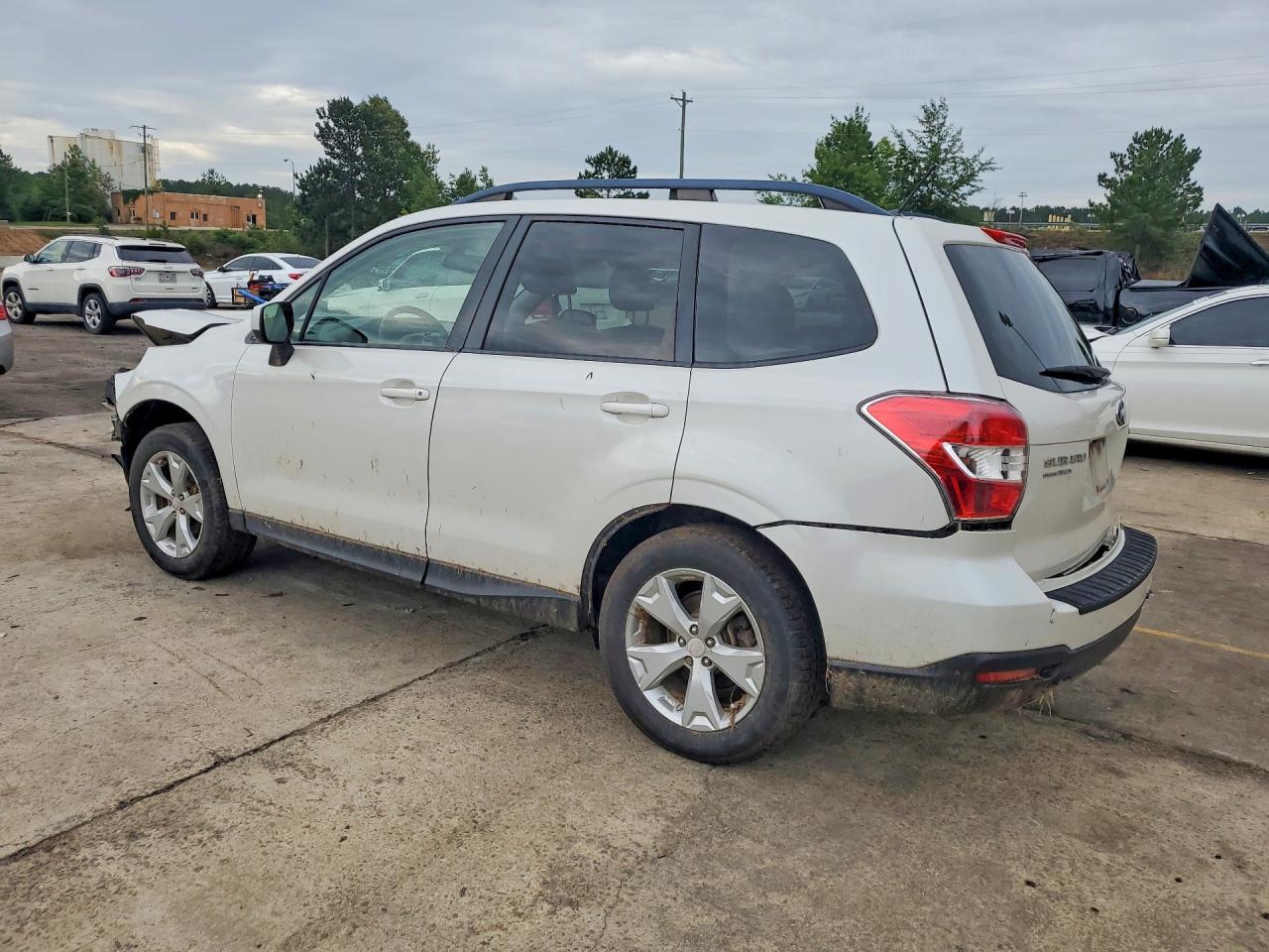 2015 Subaru Forester 2.5i Premium White vin: JF2SJAFC3FH800543