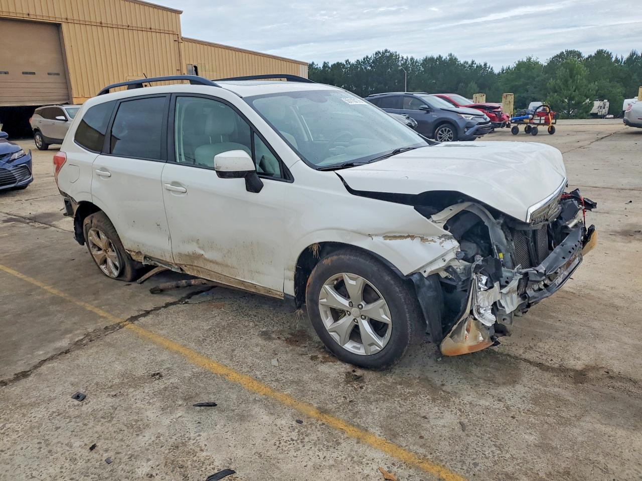 2015 Subaru Forester 2.5i Premium White vin: JF2SJAFC3FH800543