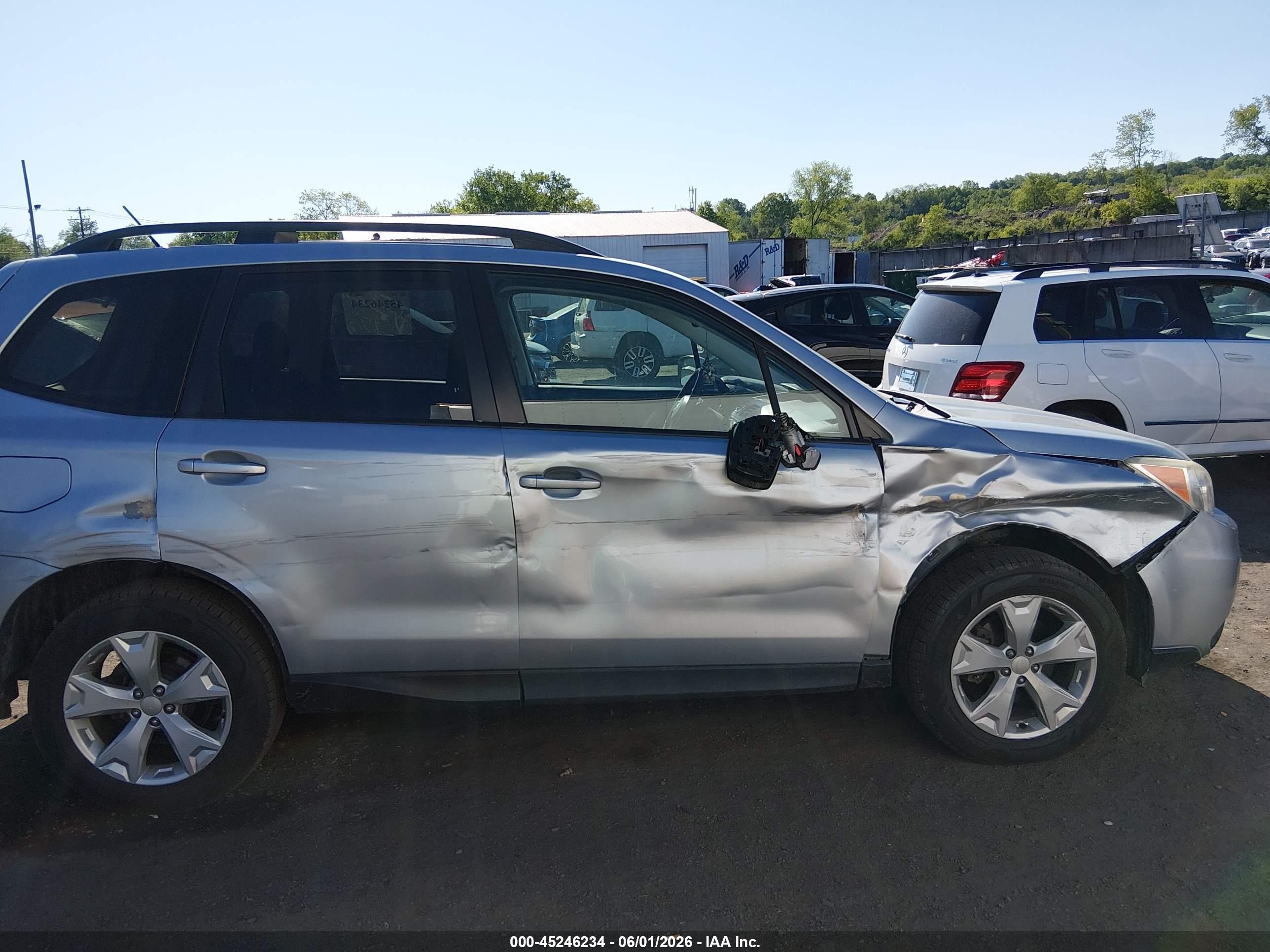 2015 Subaru Forester 2.5i Premium Silver vin: JF2SJAFC4FH413483