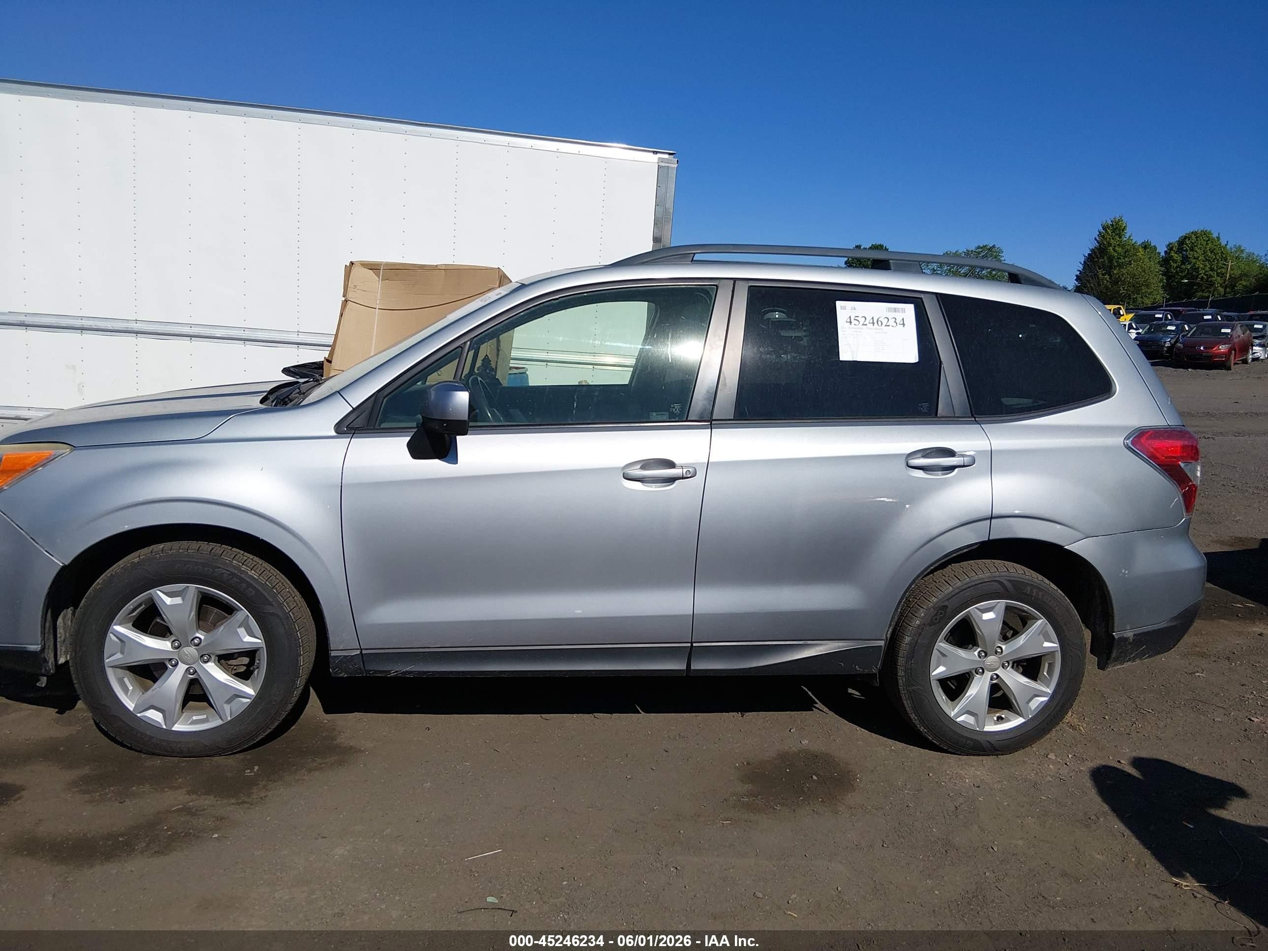 2015 Subaru Forester 2.5i Premium Silver vin: JF2SJAFC4FH413483