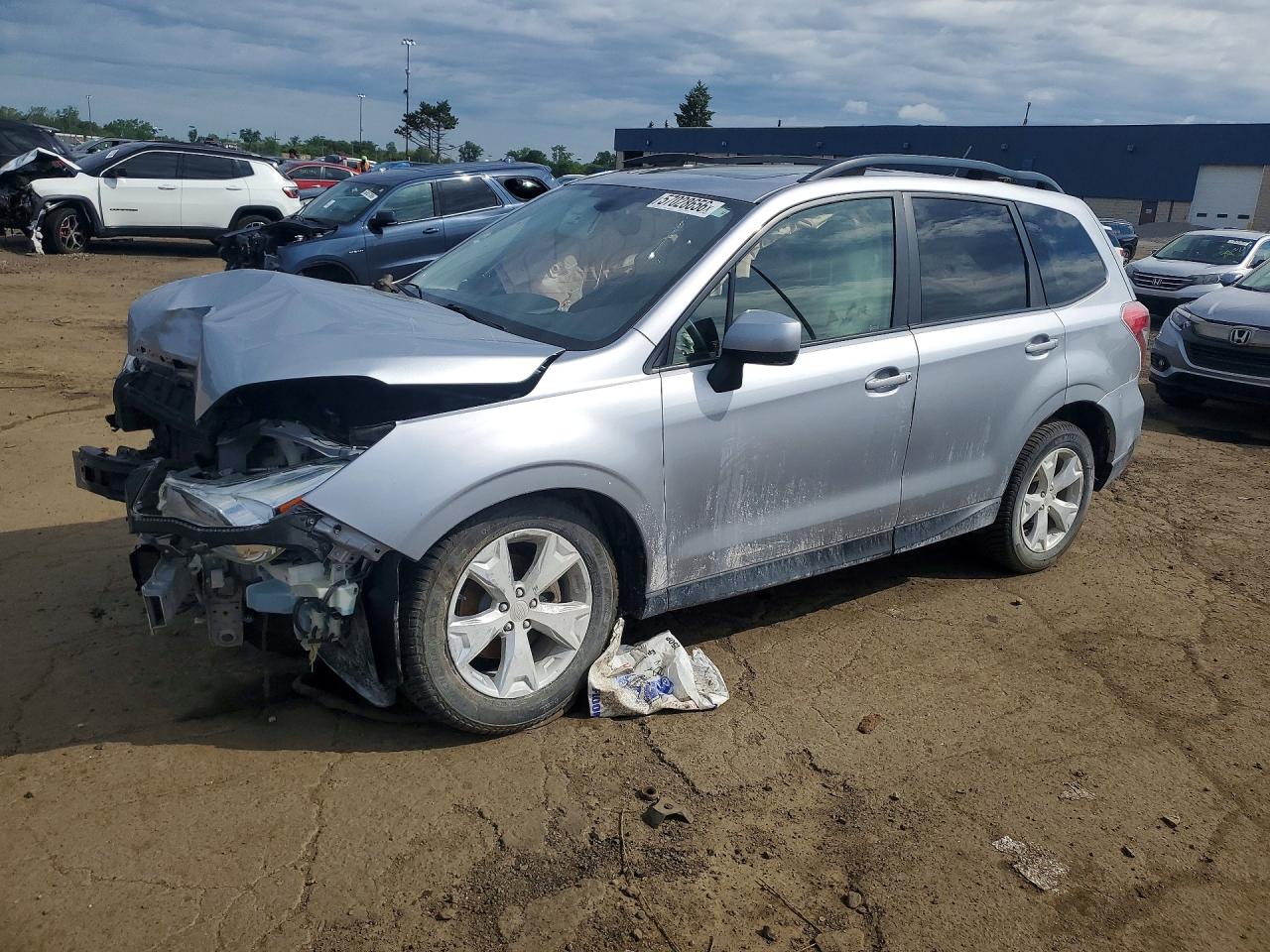 2015 Subaru Forester 2.5i Premium Silver vin: JF2SJAFC4FH817240