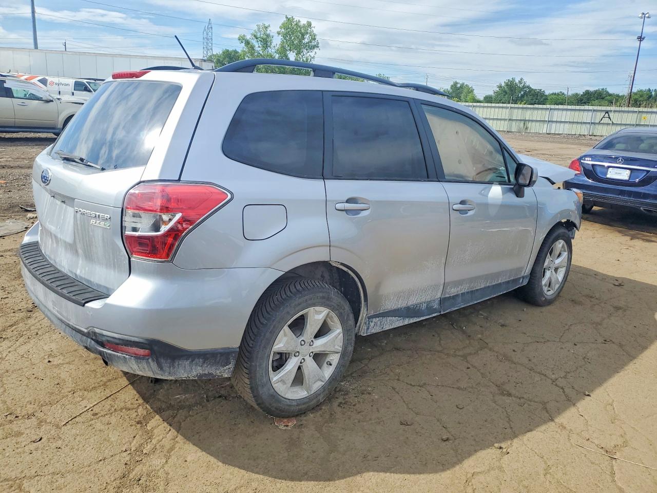 2015 Subaru Forester 2.5i Premium Silver vin: JF2SJAFC4FH817240