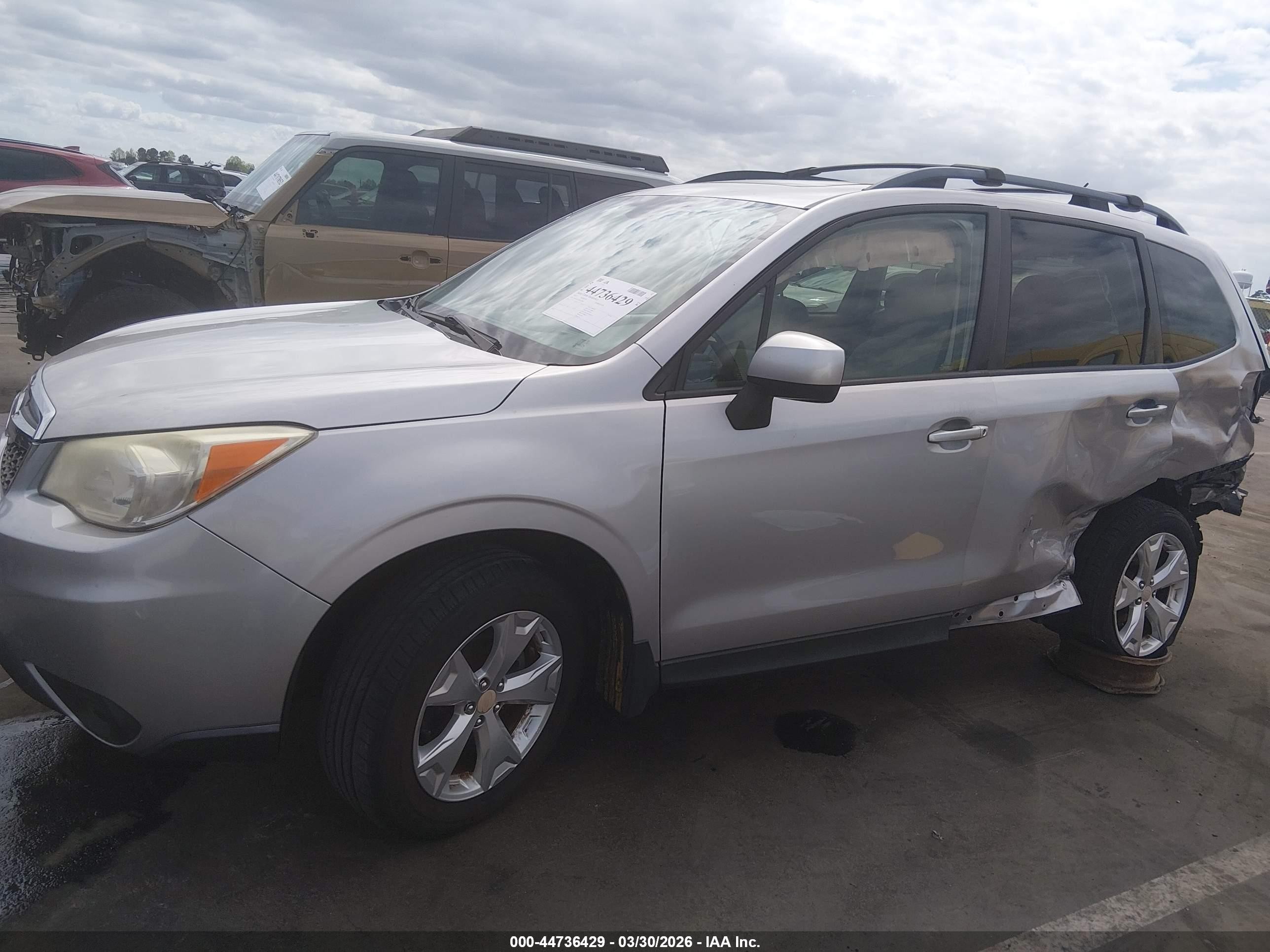 2015 Subaru Forester 2.5i Premium Silver vin: JF2SJAFC5FH425805