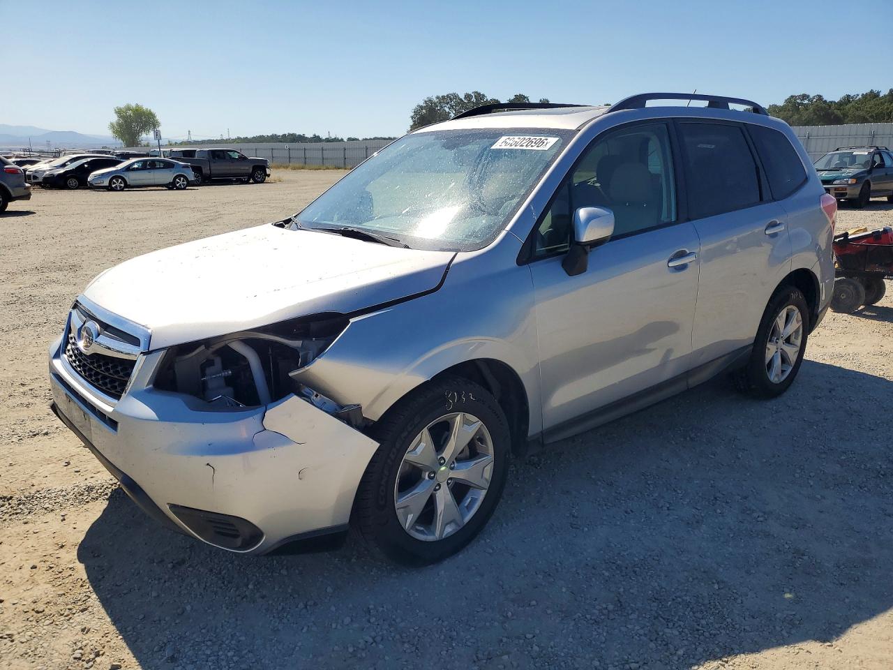 2015 Subaru Forester 2.5i Premium Серебряный vin: JF2SJAFC5FH514516