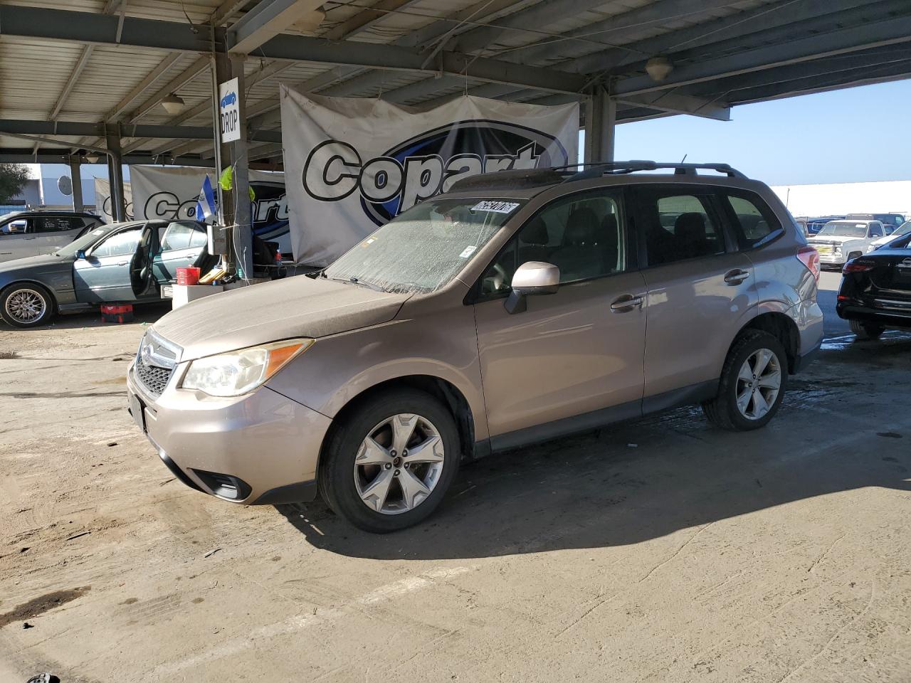2015 Subaru Forester 2.5i Premium Gold vin: JF2SJAFC5FH547385 Damage: Left Front Tire, Worn, Replacement Required