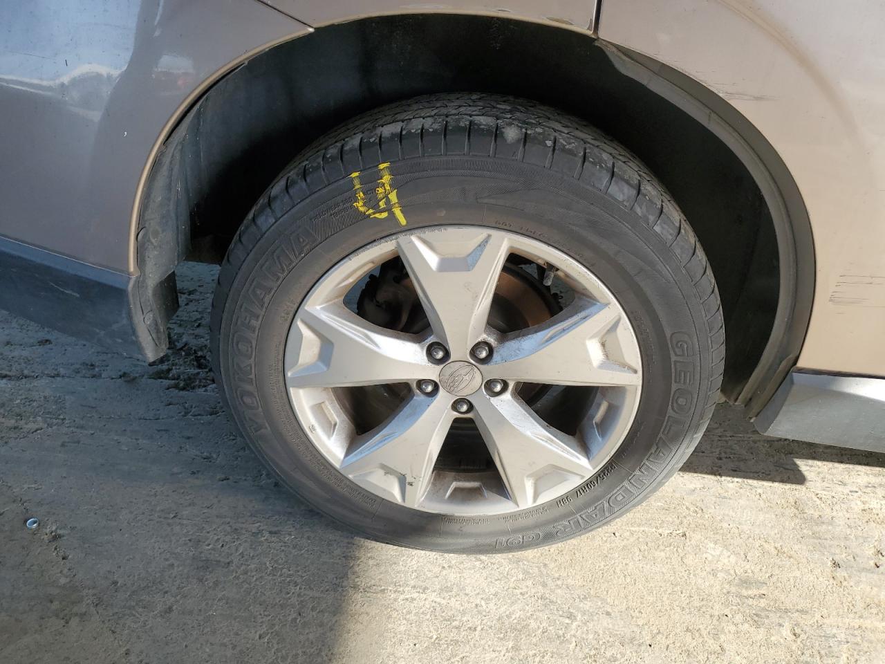 2015 Subaru Forester 2.5i Premium Gold vin: JF2SJAFC5FH547385 Damage: Right Rear Wheel, Curb Rash, > 12 Inches