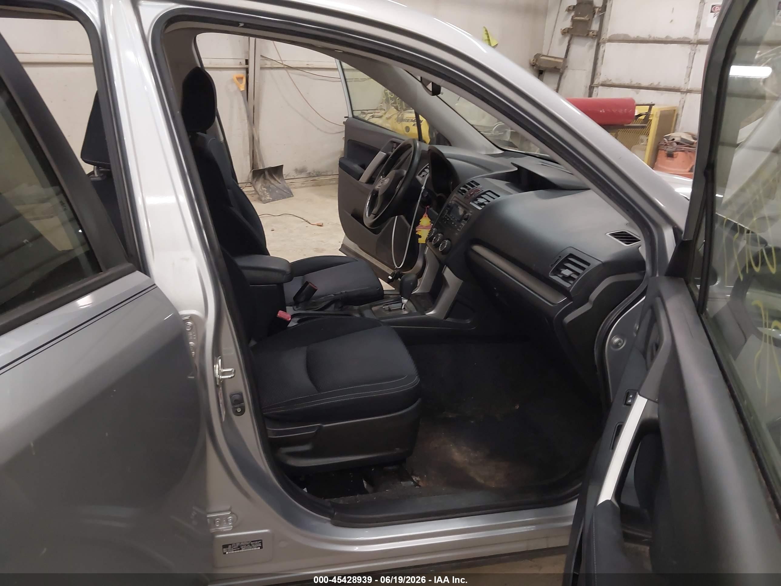 2015 Subaru Forester 2.5i Premium Silver vin: JF2SJAFC5FH580497
