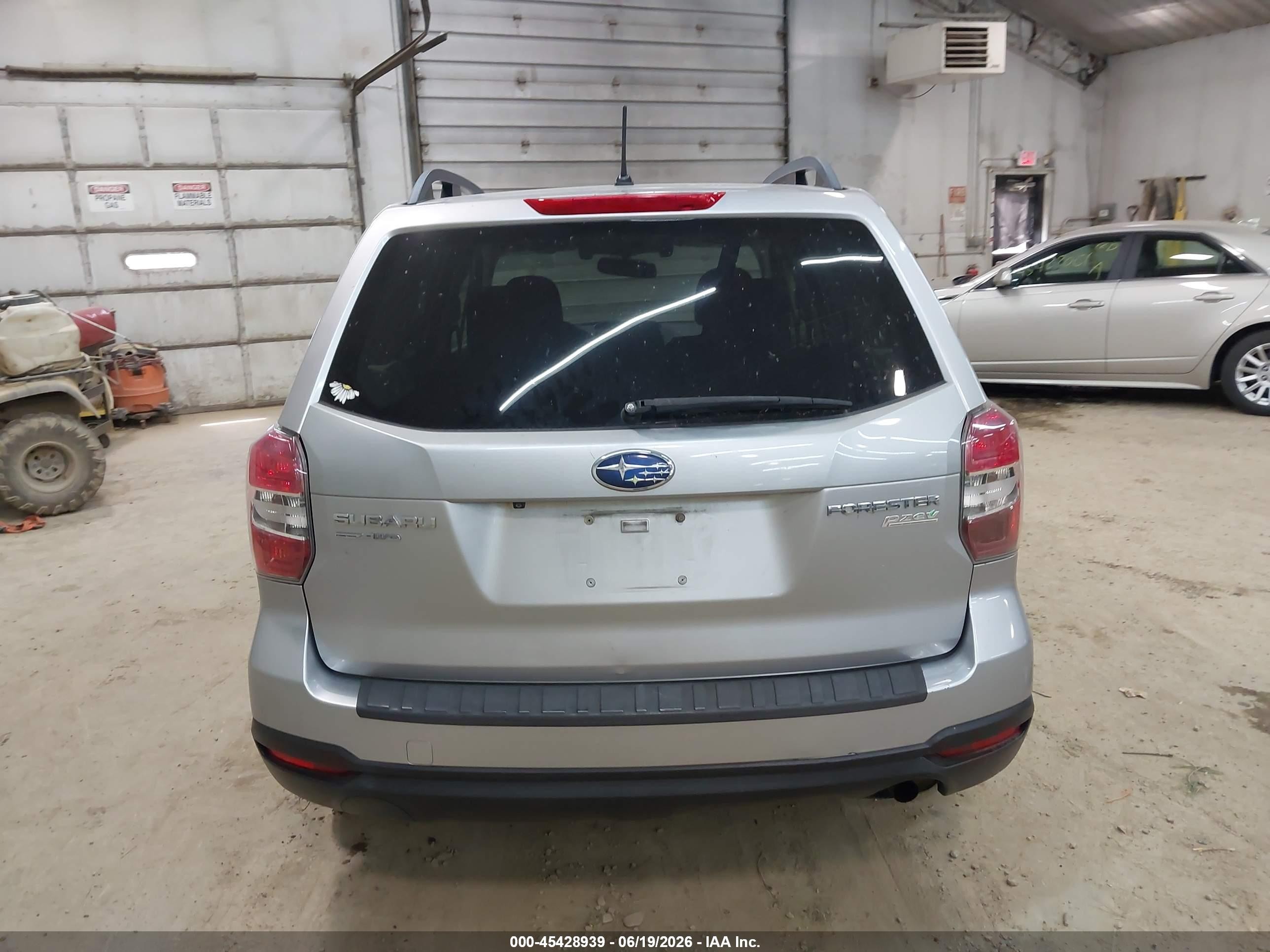 2015 Subaru Forester 2.5i Premium Silver vin: JF2SJAFC5FH580497
