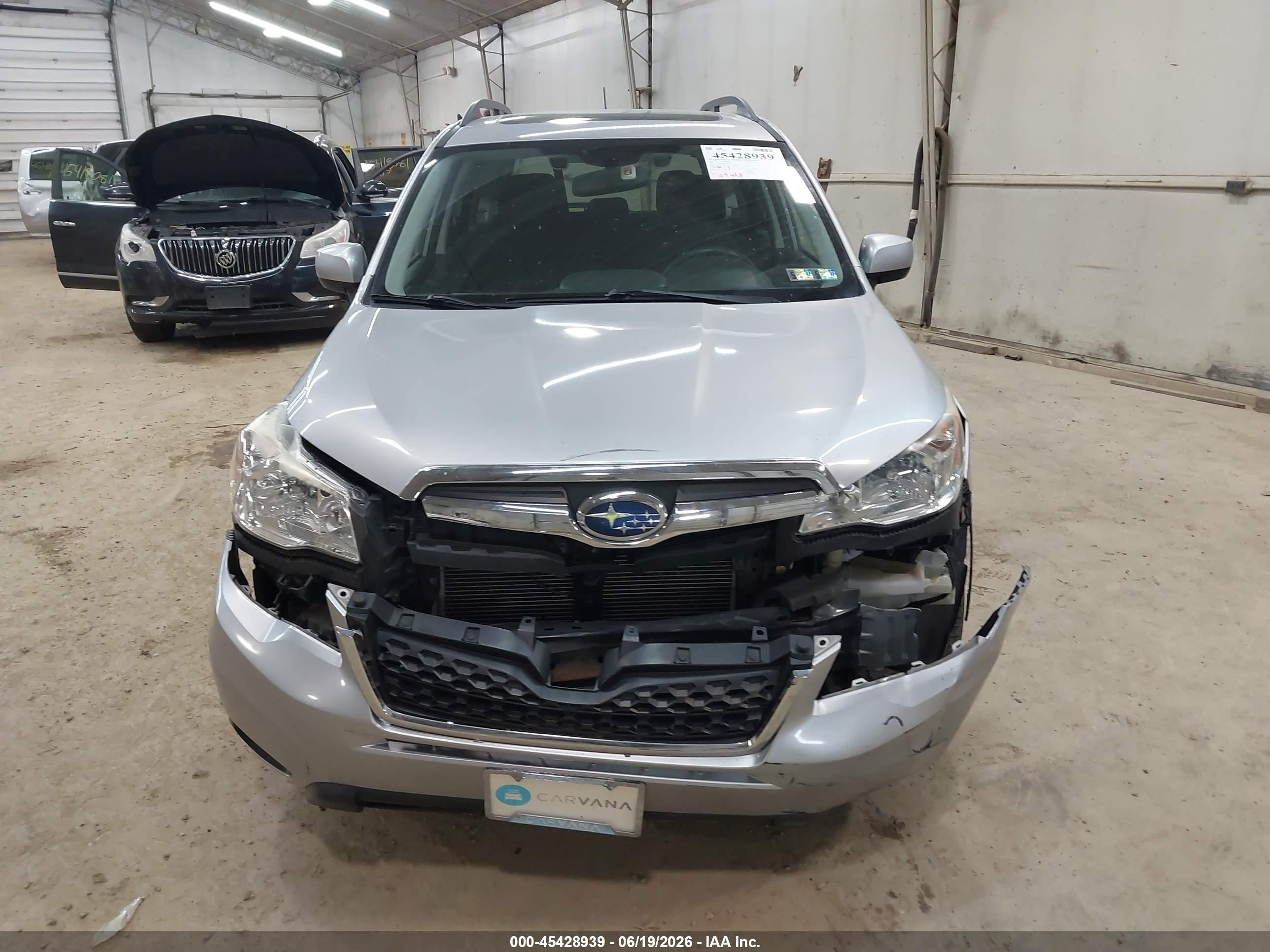 2015 Subaru Forester 2.5i Premium Silver vin: JF2SJAFC5FH580497
