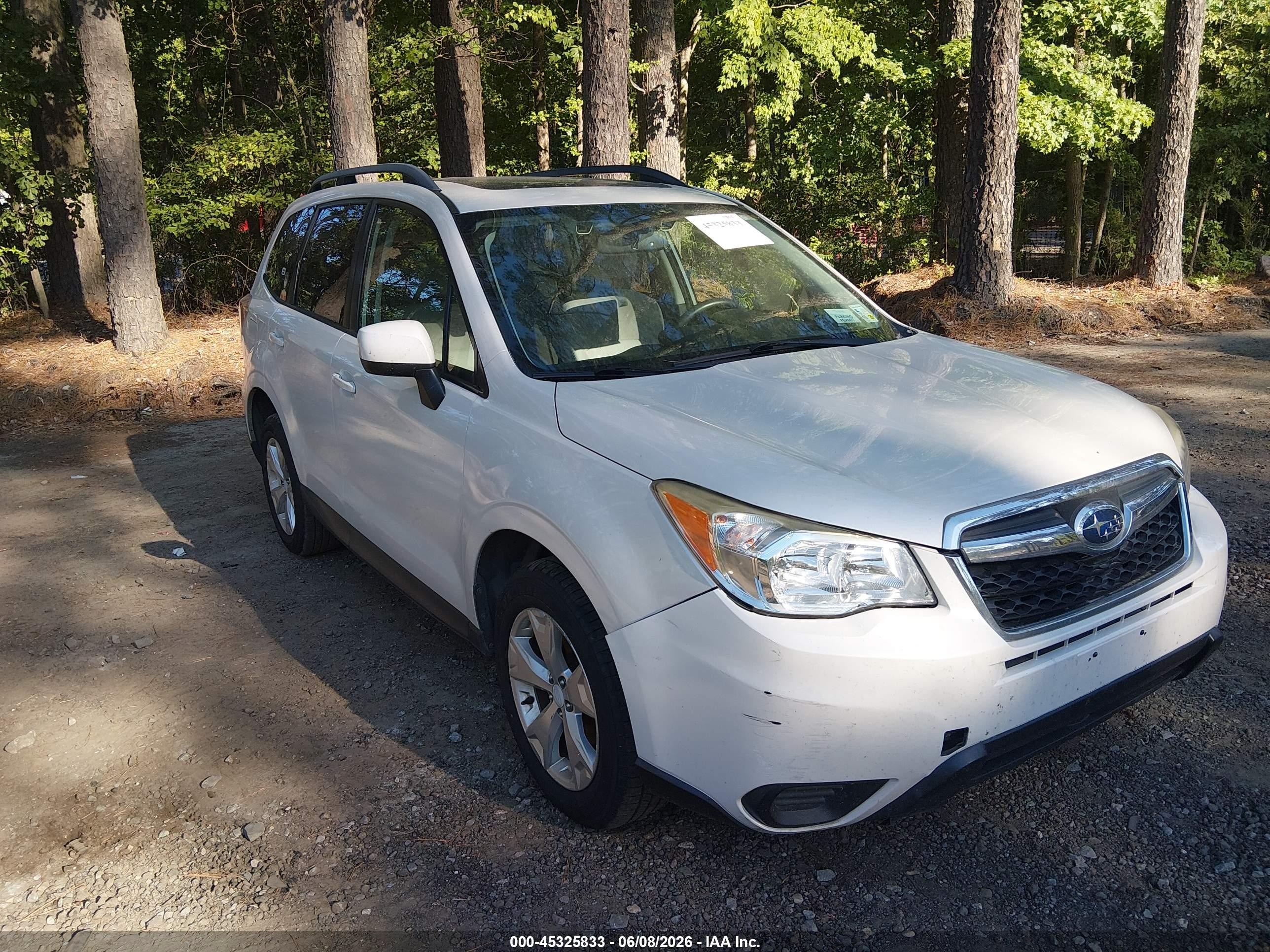 2015 Subaru Forester 2.5i Premium White vin: JF2SJAFC5FH817554