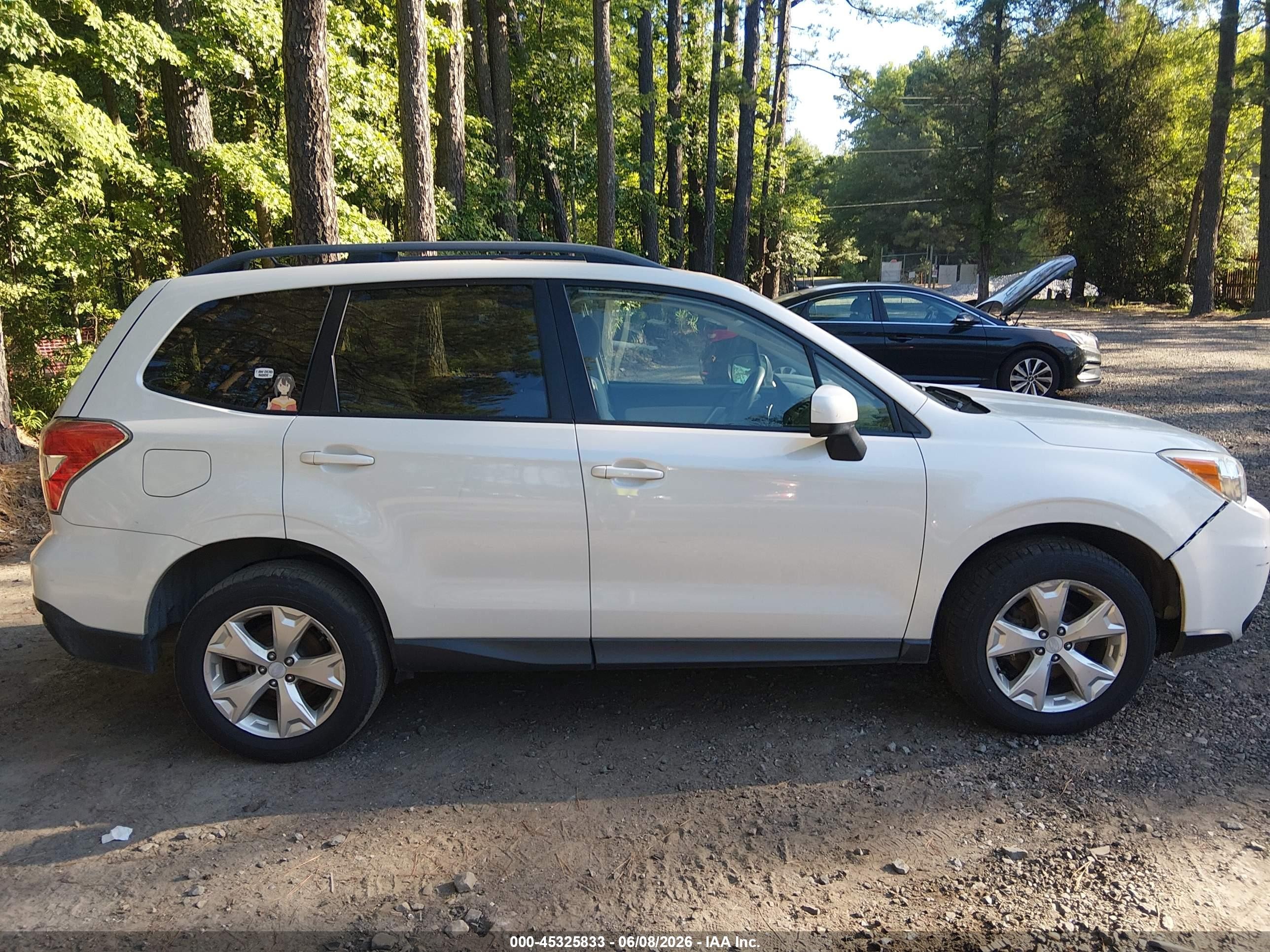 2015 Subaru Forester 2.5i Premium White vin: JF2SJAFC5FH817554