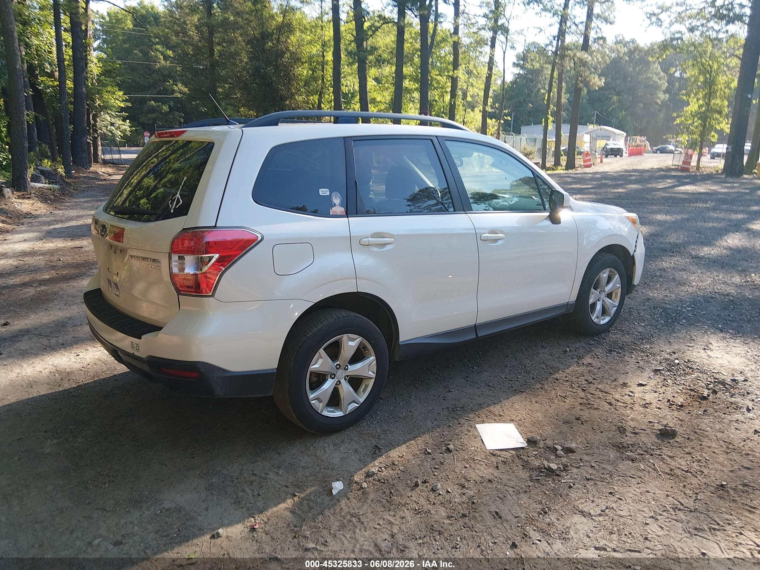 2015 Subaru Forester 2.5i Premium White vin: JF2SJAFC5FH817554