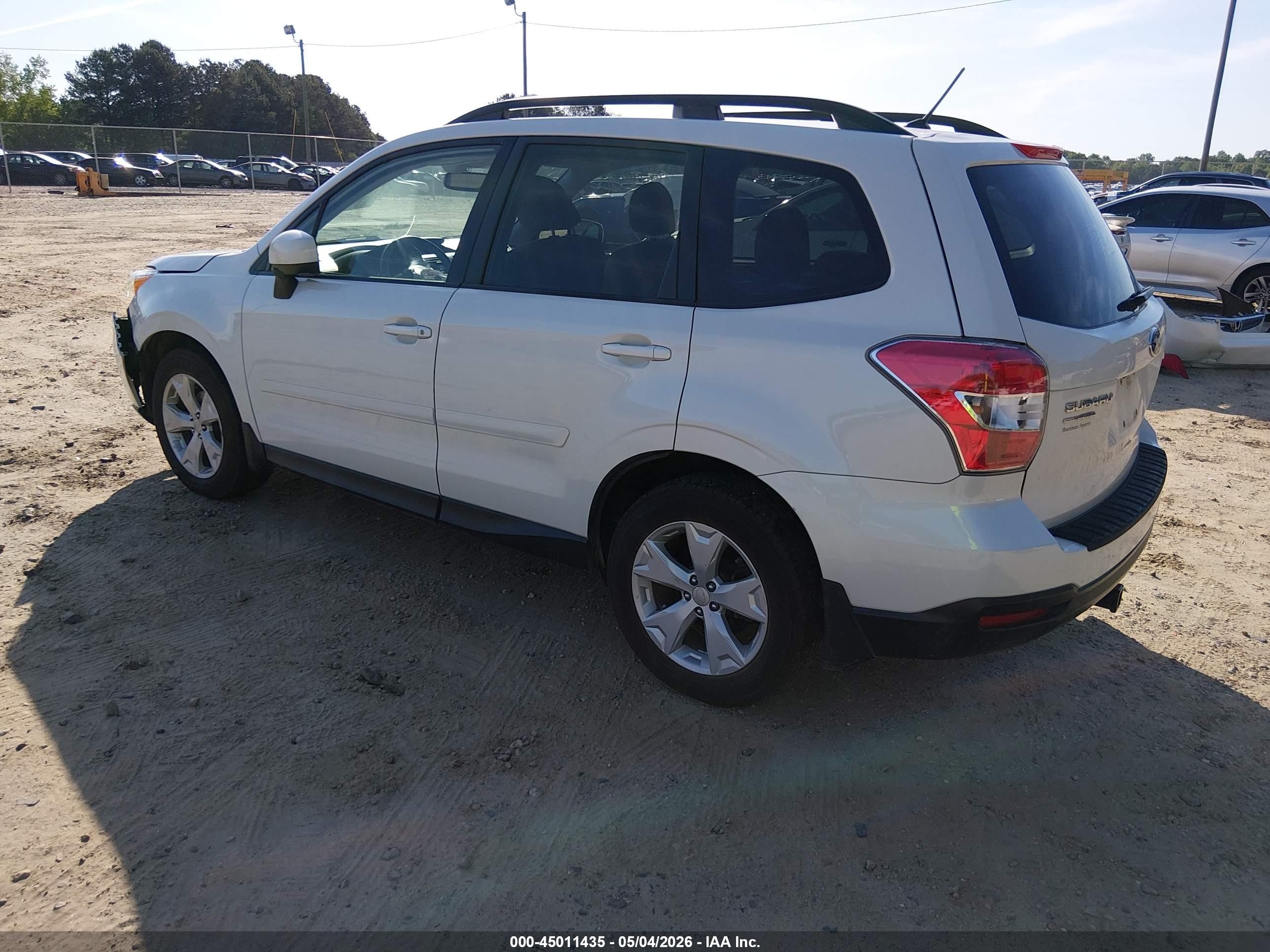2015 Subaru Forester 2.5i Premium White vin: JF2SJAFC6FH806465
