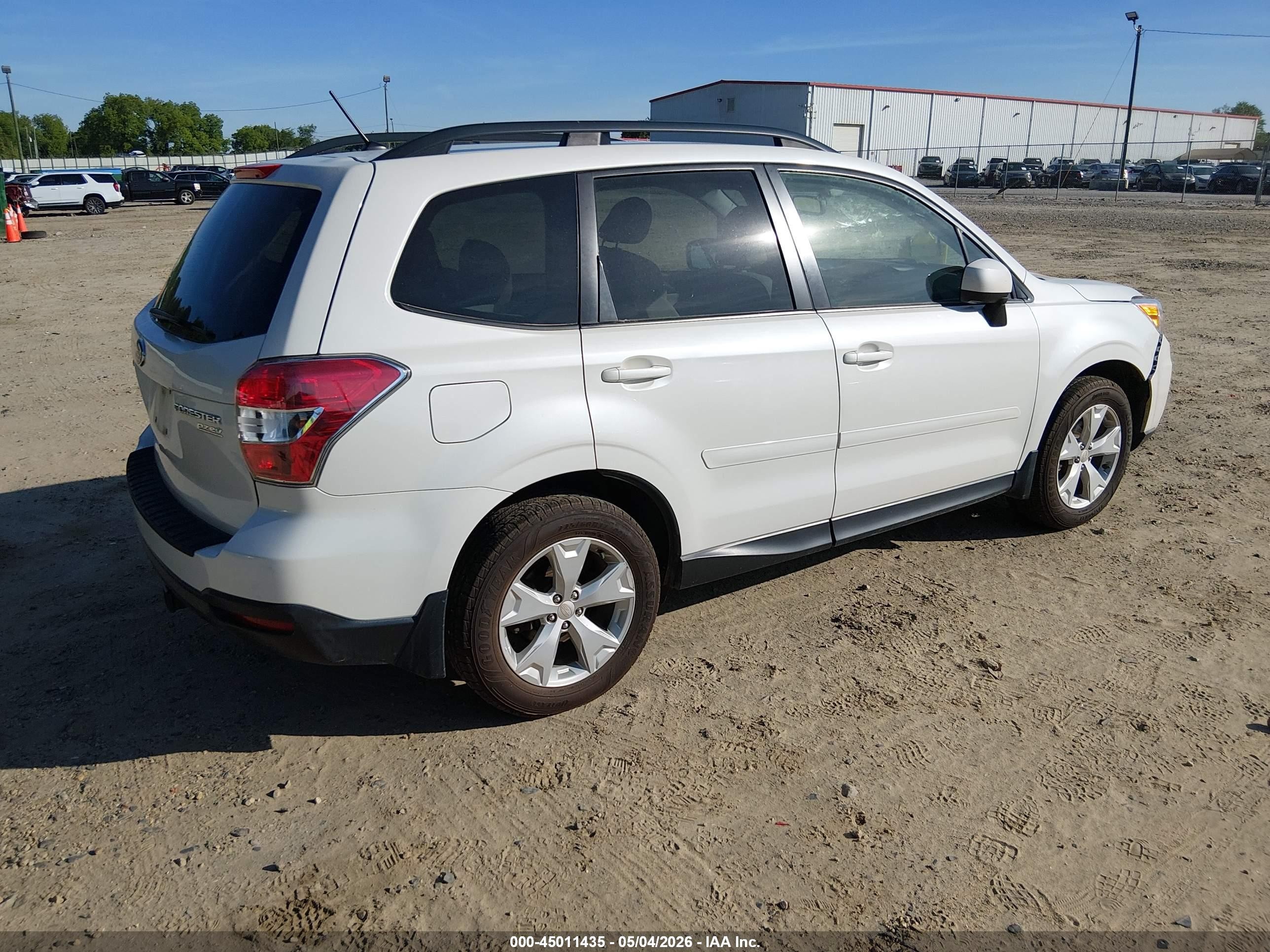 2015 Subaru Forester 2.5i Premium White vin: JF2SJAFC6FH806465