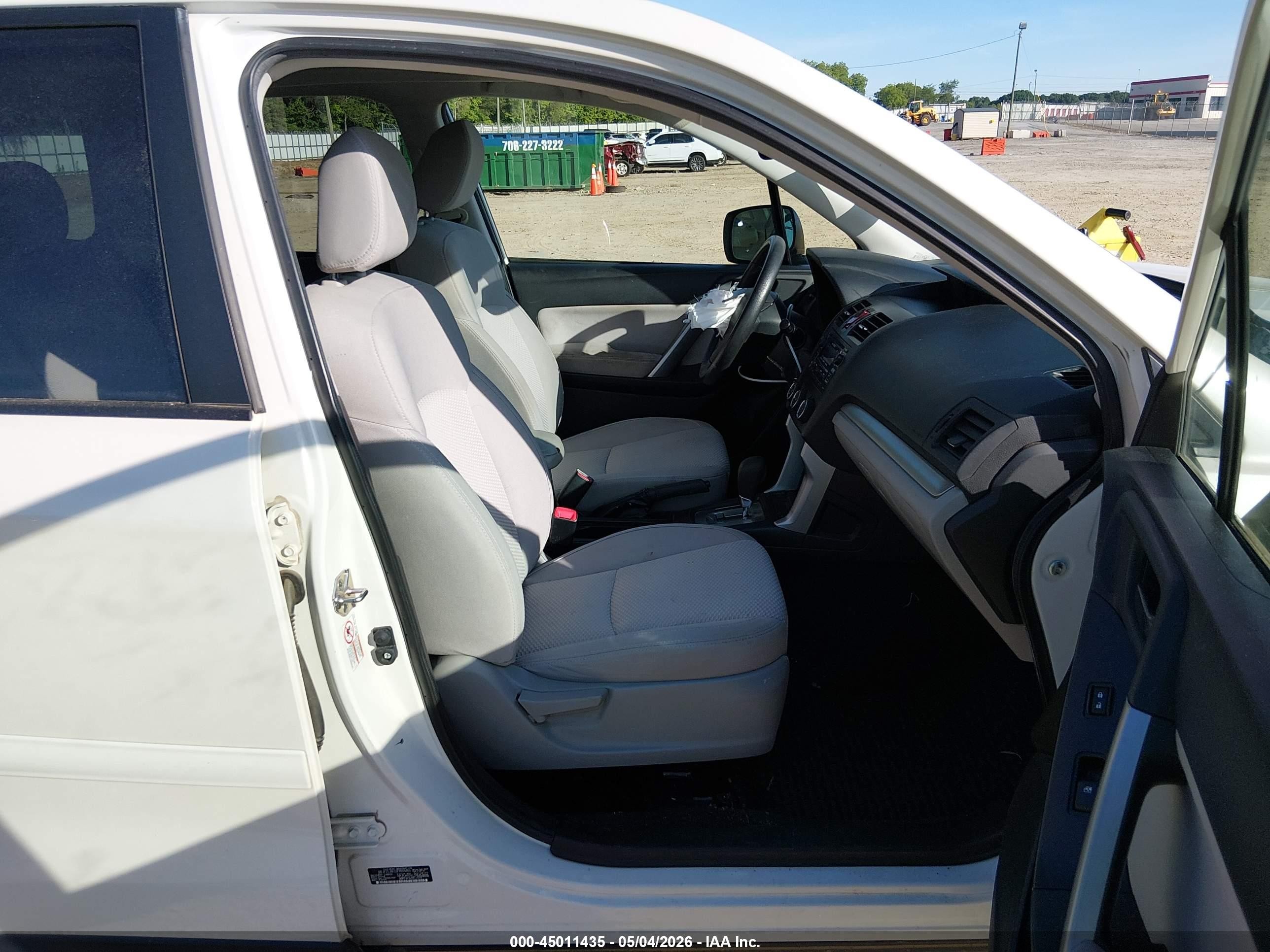2015 Subaru Forester 2.5i Premium White vin: JF2SJAFC6FH806465