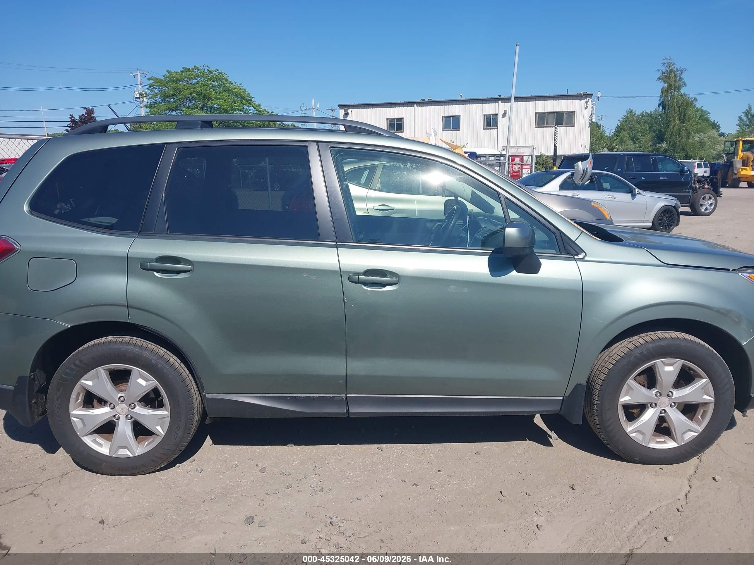 2015 Subaru Forester 2.5i Premium Green vin: JF2SJAFC6FH811567